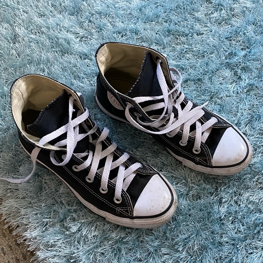 Black high top converse